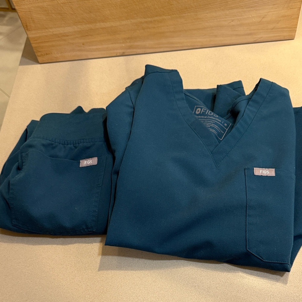 Women’s Petite Figs Scrub Set Teal Technical Collection